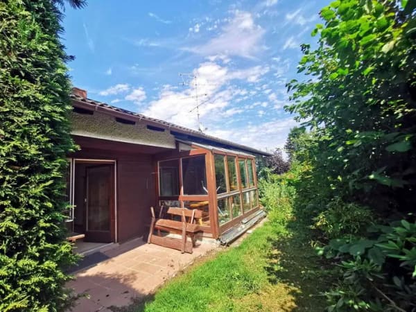 Immobilie in Altfraunhofen - Solides Einfamilienhaus in ruhiger Wohnlage mit parkähnlichem Grundstück - Bild 0