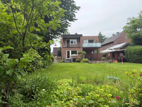 Immobilie in Rheine - IMMOBILIEN GUMNIOR präsentiert: charmante Doppelhaushälfte auf einem Erbpachtgrundstück in ruhiger Lage von Rheine - Bild 0