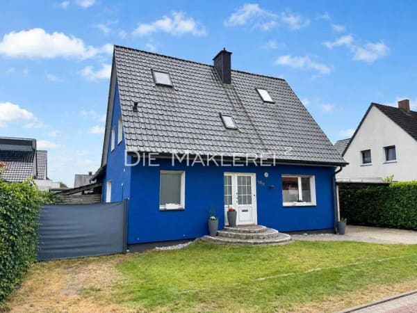 Immobilie in Haselünne - Meer geht nicht, aber See! Das blaue Haus in Haselünne. - Bild 0