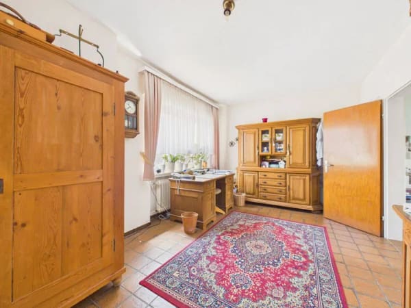 Immobilie in Lieg - Gelegenheit: Bauernhaus mit Scheune in Lieg zu verkaufen. - Bild 4