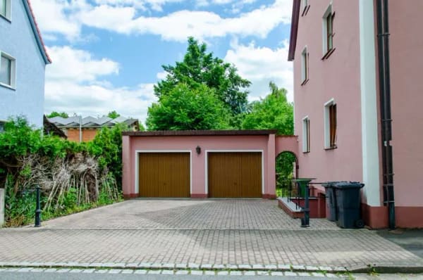 Immobilie in Vilseck - Gepflegtes Mehrfamilienwohnhaus mit wunderschönem Garten - Bild 2