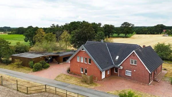 Immobilie in Berge - !!Idylle Pur!! Großzügiges Wohnhaus mit Einliegerwohnung und Pferdestall im Außenbereich von Berge im Bieterverfahren - Bild 2