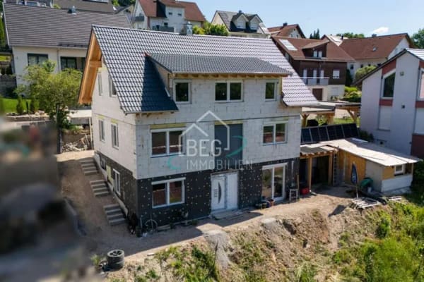 Immobilie in Sulzbach-Laufen - Drei Ebenen - viele Möglichkeiten - Bild 0