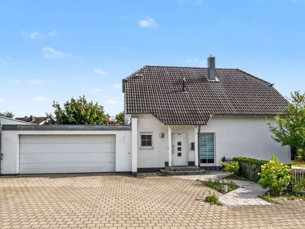 Immobilie in Lauterhofen - Gepflegtes Einfamilienhaus mit großer Garage in ruhiger Wohnlage von Lauterhofen-Trautmannshofen - Bild 0