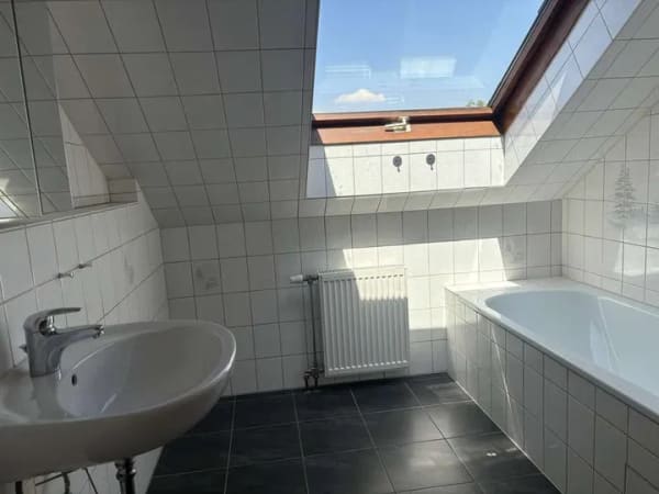 Immobilie in Löchgau - Sofort frei: großzügige 3,5-Zimmer-ETW mit Dachterrasse und Stellplatz, in schöner,ruhiger Randlage - Bild 3