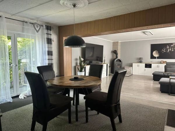 Immobilie in Söhrewald - Charmantes Zweifamilienhaus mit Traumgarten und Photovoltaik - vielseitig nutzbar! - Bild 1