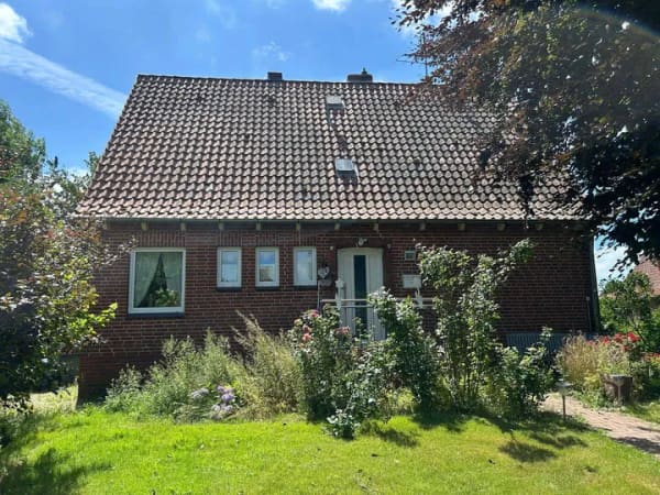 Immobilie in Drochtersen - Teilsaniertes Familienwohnhaus auf großem Grundstück  - Bild 0