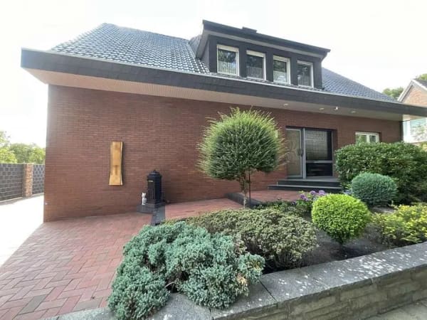 Immobilie in Geeste - Ein Zuhause mit Weitblick und Platz für Generationen-
Einfamilienhaus mit Einliegerwohnung in Geeste - Bild 3