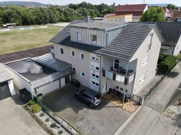 Immobilie in Ellingen - Mehrfamilienhaus mit Garage und Garten - Bild 0