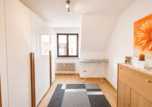 Immobilie in Gerolzhofen - Gepflegte 4-Zimmer-Eigentumswohnung in zentraler Lage von Gerolzhofen | 94 m² | Stellplatz | Vermietet - Bild 3