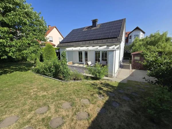 Immobilie in Bad Berka - Familienfreundliches Einfamilienhaus in begehrter Lage von Bad Berka - Bild 2
