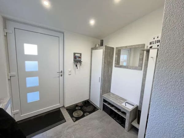 Immobilie in Schwenningen - Einfamilienhaus mit Garten und Garage in Schwenningen/Heuberg - Bild 1