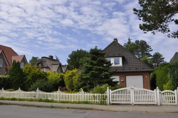 Immobilie in Sankt Peter-Ording - Zwischen Strand und Dorf - Haus mit viel Potenzial im Herzen von SPO - Bild 0