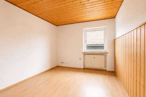 Immobilie in Bruckmühl - Gartenliebhaber aufgepasst! 4-Zimmer Erdgeschosswohnung mit Bergblick in Bruckmühl - Bild 3