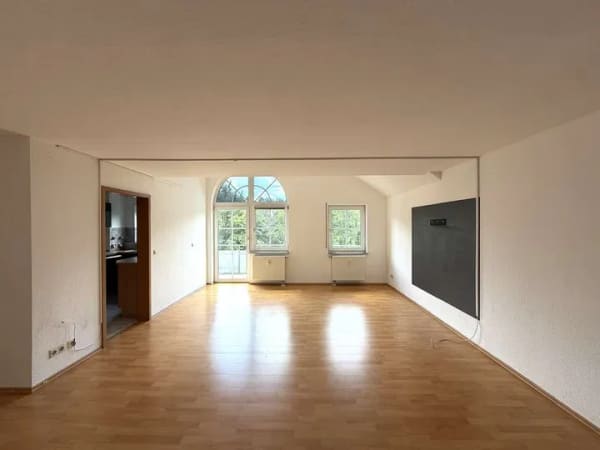 Immobilie in Burgrieden - Großzügige 2-Zimmer-Wohnung mit sonnigem Balkon - Bild 1