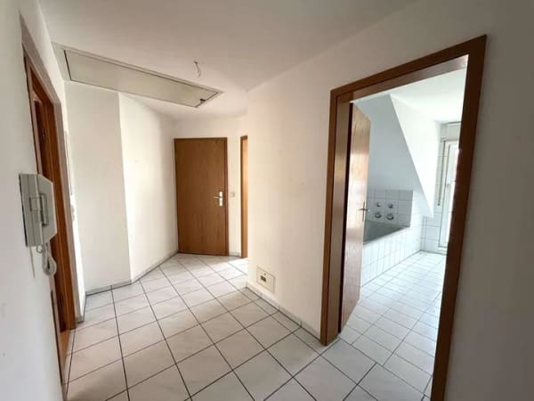 Immobilie in Burgrieden - Großzügige 2-Zimmer-Wohnung mit sonnigem Balkon - Bild 3