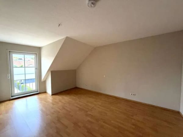 Immobilie in Burgrieden - Großzügige 2-Zimmer-Wohnung mit sonnigem Balkon - Bild 4