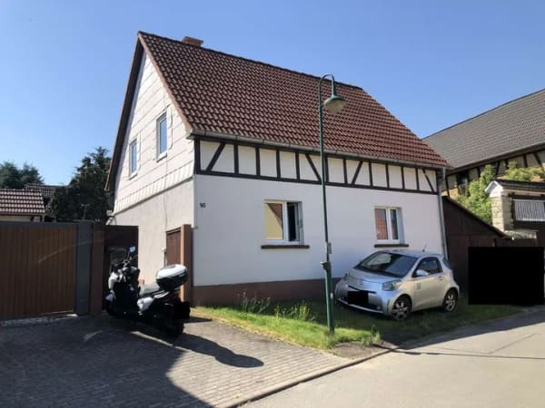 Immobilie in Blankenhain - BLANKENHAIN OT SCHWARZA : Freistehendes teilsaniertes Einfamilienhaus mit Garten, Nebengelaß+ Garage - Bild 0