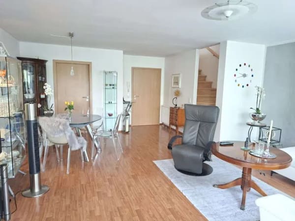 Immobilie in Steinenbronn - Familienfreundliches Zuhause mit sonnigem Garten - Bild 2