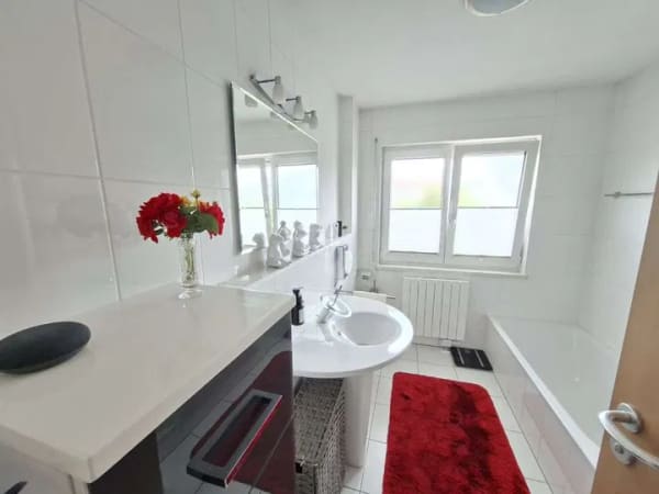 Immobilie in Steinenbronn - Familienfreundliches Zuhause mit sonnigem Garten - Bild 4
