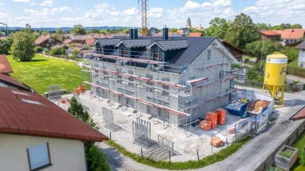Immobilie in Polling - Wohnen mit Stil – Neubau Reihenhäuser mit hochwertiger Ausstattung und Gestaltungsmöglichkeiten - Bild 0