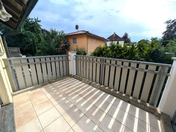 Immobilie in Isen - "3-Zimmer-Wohnung + 2-Zimmer-Wohnung - 142 m² Fläche" - Bild 2