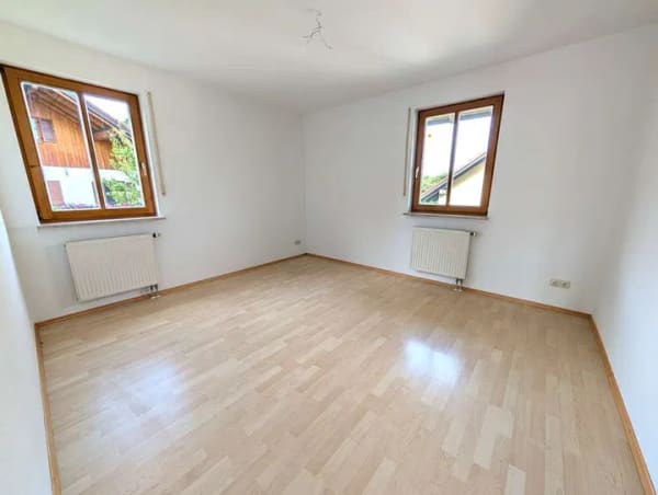 Immobilie in Isen - "3-Zimmer-Wohnung + 2-Zimmer-Wohnung - 142 m² Fläche" - Bild 3