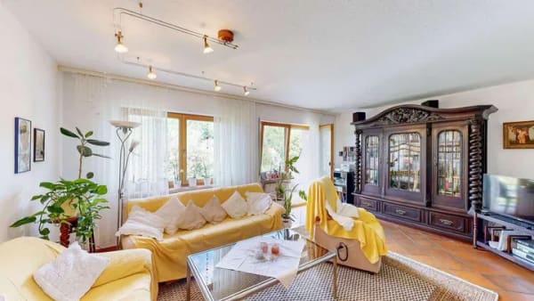 Immobilie in Randersacker - Familienfreundliches Reihenmittelhaus mit Sauna, Garage und herrlichem Fernblick ins Grüne - Bild 2
