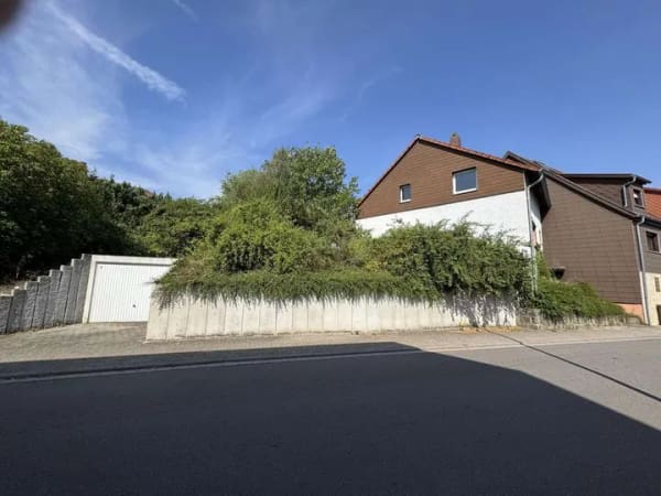 Immobilie in Schallodenbach - Schallodenbach - Renovierungsbedürftiges Einfamilienhaus mit Garage
 - Bild 1