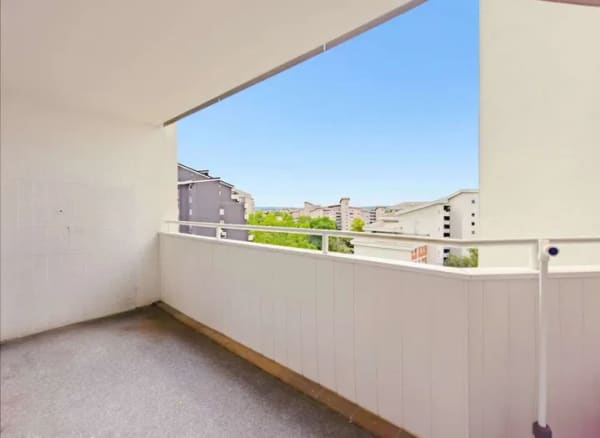 Immobilie in Hemmingen - Wohnen mit Weitblick: großzügige 4,5-Zimmer-Wohnung mit sonniger Süd-Loggia! - Bild 2
