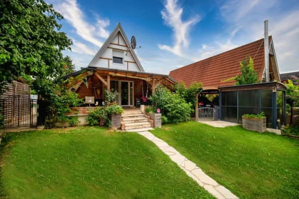Immobilie in Attenkirchen - Wohlfühlhaus mit traumhaftem Garten - Bild 0