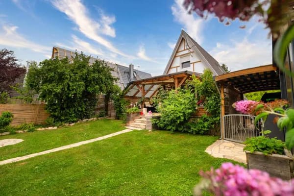 Immobilie in Attenkirchen - Wohlfühlhaus mit traumhaftem Garten - Bild 1