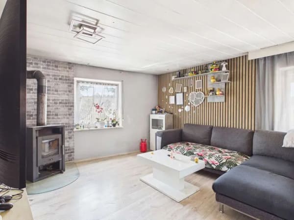 Immobilie in Bretten - Einfamilienhaus mit Dachterrasse und Ausbaupotenzial | Bretten-Diedelsheim - Bild 2