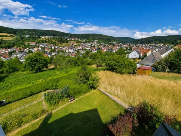 Immobilie in Waldaschaff - Wohnen mit Weitblick – gepflegtes, freistehendes Einfamilienhaus in traumhafter Aussichtslage in W - Bild 3