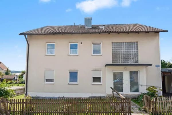 Immobilie in Gerzen - Mehrfamilienhaus mit 3 Wohnungen  und Entwicklungsbedarf in Gerzen - Bild 0