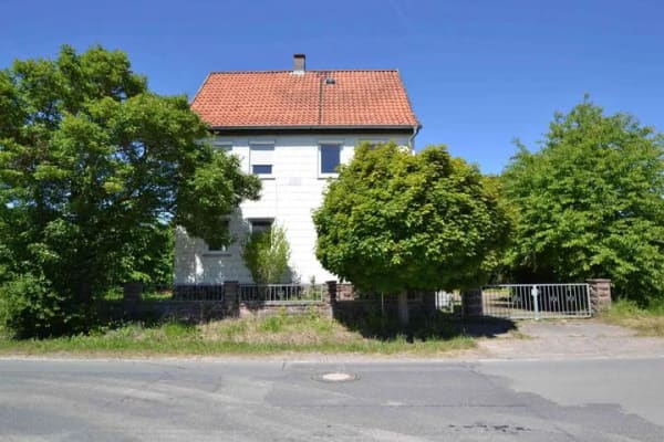 Immobilie in Wangelnstedt - Einfamilienhaus mit Einliegerwohnung in 37627 Wangelnstedt! - Bild 1