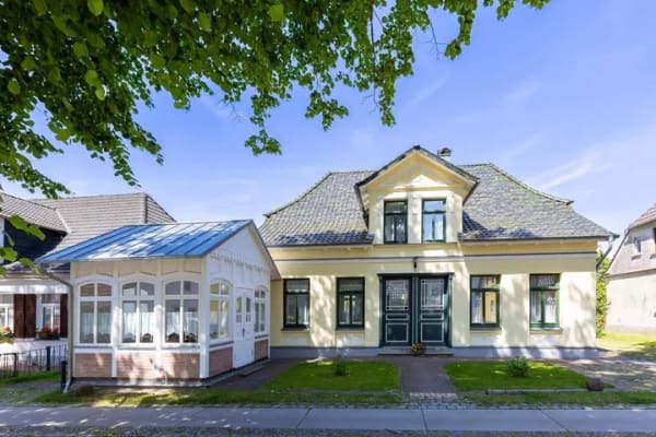 Immobilie in Wustrow - Modernisiertes Kapitänshaus in strandnaher Lage - Bild 2