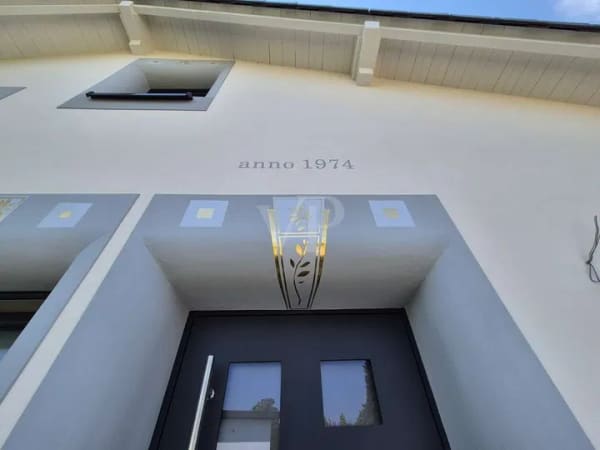 Immobilie in Oberhonnefeld-Gierend - Das BESONDERE: Frisch modernisiertes Split-Level-Haus mit exklusivem Design, Kamin & Premium-Küche! - Bild 2