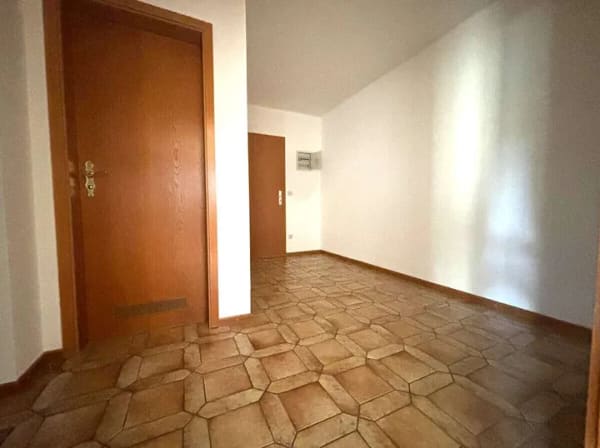 Immobilie in Vilshofen an der Donau - DURCHDACHTE 2-ZIMMER-WOHNUNG IN ZENTRALER LAGE
MIT GARAGE! - Bild 1