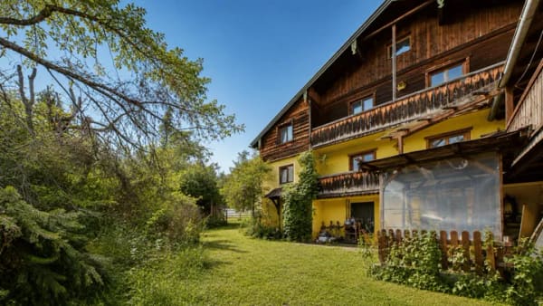 Immobilie in Schneizlreuth - Ein Haus für Anpacker: Wohn- und Geschäftshaus mit Bergblick und umfassendem Renovierungsbedarf - Bild 3