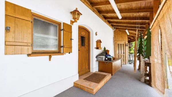 Immobilie in Schneizlreuth - Ein Haus für Anpacker: Wohn- und Geschäftshaus mit Bergblick und umfassendem Renovierungsbedarf - Bild 4