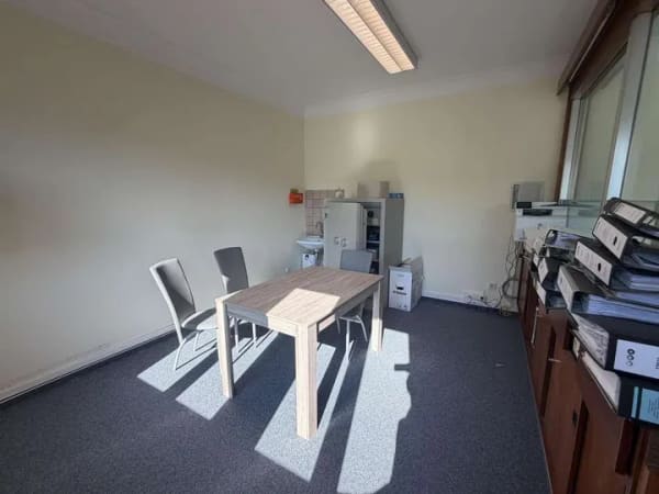 Immobilie in Gersheim - Freistehendes Wohn- und Geschäftshaus, kleines Büro, zwei große Wohnungen - Bild 2