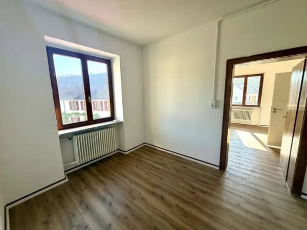 Immobilie in Gersheim - Freistehendes Wohn- und Geschäftshaus, kleines Büro, zwei große Wohnungen - Bild 4