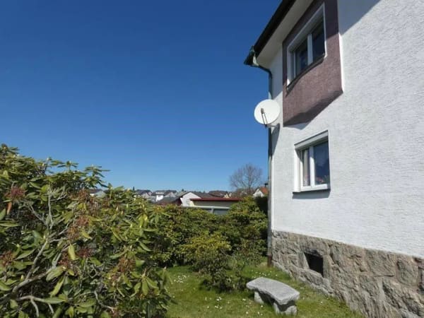 Immobilie in Neustadt an der Waldnaab - Charmantes Einfamilienhaus mit Potenzial und vielseitigem Nebengebäude - Bild 1