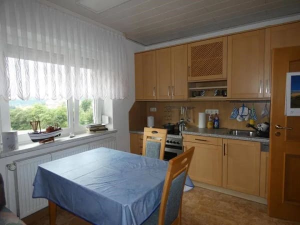 Immobilie in Neustadt an der Waldnaab - Charmantes Einfamilienhaus mit Potenzial und vielseitigem Nebengebäude - Bild 2