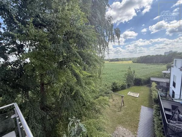 Immobilie in Markt Schwaben - Schöne helle Dachgeschosswohnung mit Panorama Fenster & Panorama Balkon mit Blick ins Grüne - Bild 0