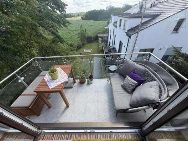 Immobilie in Markt Schwaben - Schöne helle Dachgeschosswohnung mit Panorama Fenster & Panorama Balkon mit Blick ins Grüne - Bild 3