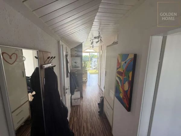 Immobilie in Markt Schwaben - Schöne helle Dachgeschosswohnung mit Panorama Fenster & Panorama Balkon mit Blick ins Grüne - Bild 4