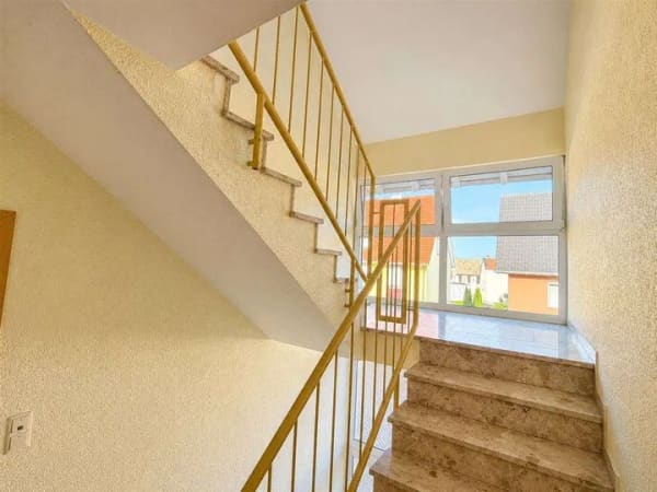 Immobilie in Guntersblum - Gepflegte 3-Zimmer-Dachgeschosswohnung mit Westbalkon, Stellplatz und zuverlässigem Mietverhältnis - Bild 3