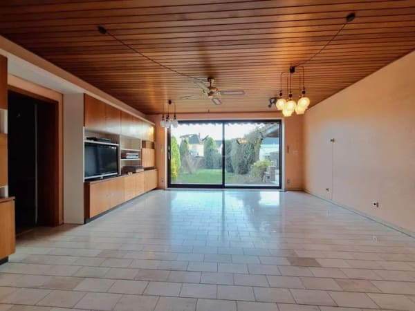 Immobilie in Friedrichsdorf - VON POLL - FRIEDRICHSDORF:
Ein Haus mit Perspektive – Viel Platz und Möglichkeiten für die ganze Fa - Bild 3